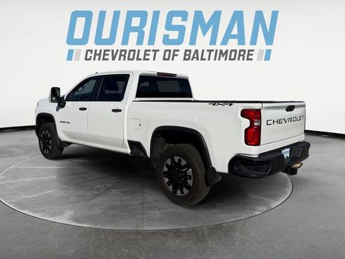 Used 2020 Chevrolet Silverado 2500 Custom w/ Custom Value Package image 4