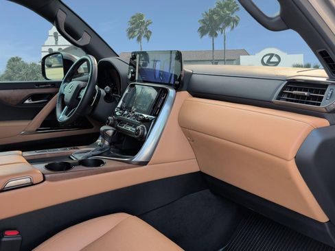 Used 2023 Lexus LX 600 4WD w/ Interior Upgrade Package image 29