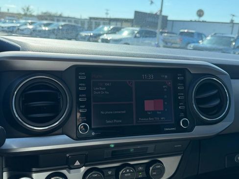 Used 2023 Toyota Tacoma SR5 AWD/4WD image 21