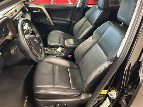 Used 2014 Toyota RAV4 Limited image 23