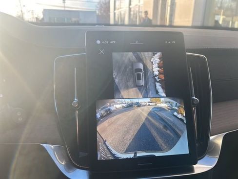 Used 2025 Volvo XC90 B6 Plus image 17