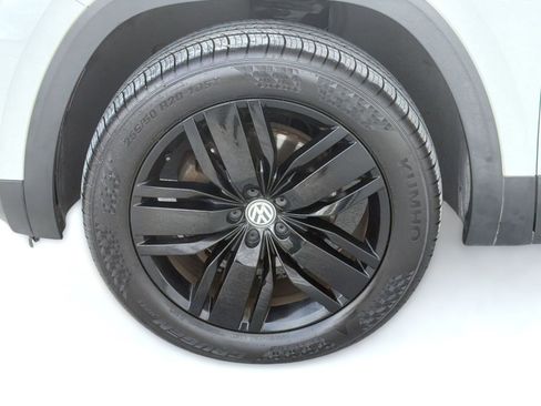 Used 2019 Volkswagen Atlas SEL FWD image 12