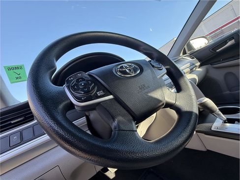 Used 2012 Toyota Camry LE image 32