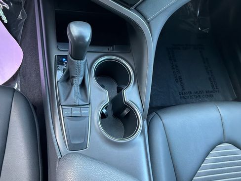 Used 2022 Toyota Camry SE w/ Carpet Mat Package (TMS) FWD image 19