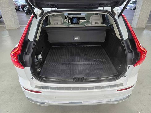 Used 2023 Volvo XC60 T8 Ultimate w/ Climate Package image 32