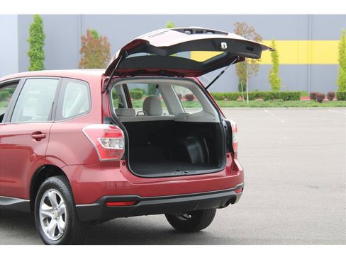 Used 2014 Subaru Forester 2.5i AWD/4WD image 12