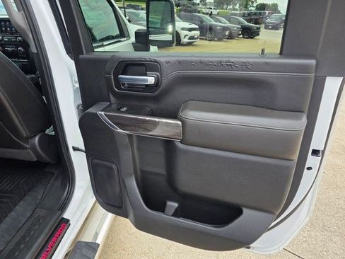 Used 2020 Chevrolet Silverado 3500 LTZ w/ LTZ Convenience Package AWD/4WD image 11