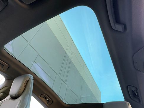 Used 2020 Porsche Taycan 4S image 12