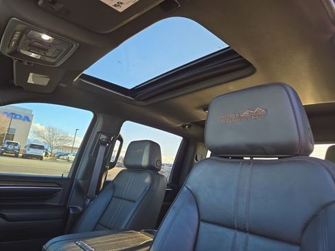 Used 2025 Chevrolet Silverado 3500 High Country w/ Technology Package image 31