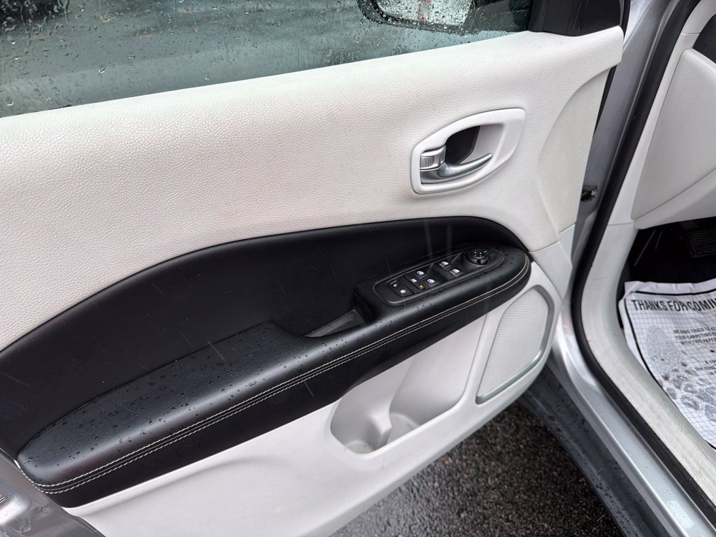 Used 2021 Jeep Compass Latitude FWD image 13