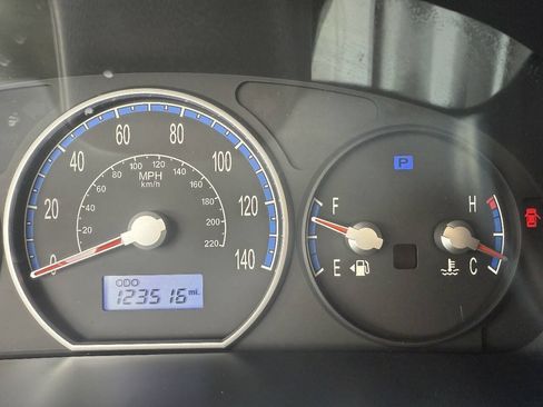 Used 2009 Hyundai Santa Fe GLS FWD image 17