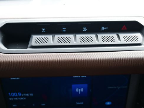 Used 2024 Ford Bronco Outer Banks w/ Sasquatch Package image 22