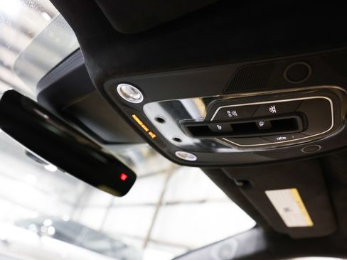 Used 2019 Lamborghini Urus AWD/4WD image 49