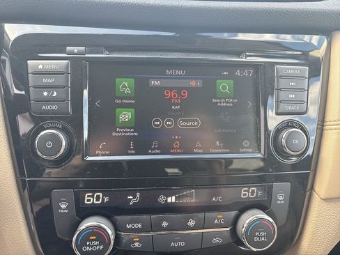 Used 2018 Nissan Rogue SL w/ Premium Package FWD image 12