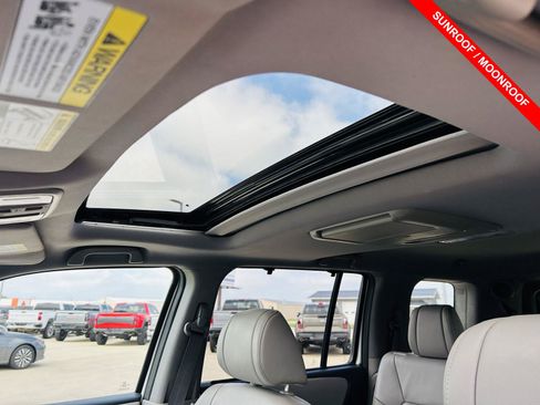 Used 2015 Honda Pilot Touring image 4