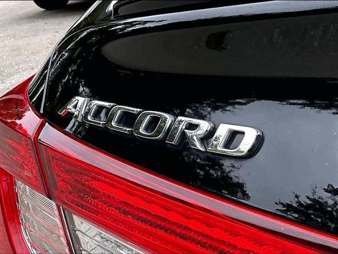 Used 2022 Honda Accord Sport image 9