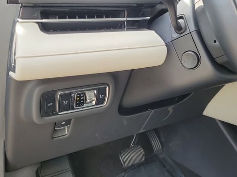 Certified 2024 Lincoln Nautilus Premier AWD/4WD image 15