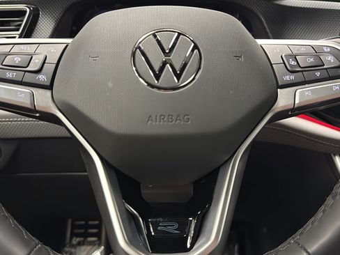 Used 2024 Volkswagen Atlas Cross Sport SEL R-Line AWD/4WD image 16