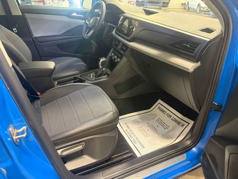 Certified 2024 Volkswagen Taos SE FWD image 28
