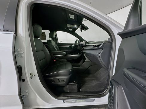 Used 2025 Buick Enclave Preferred image 33