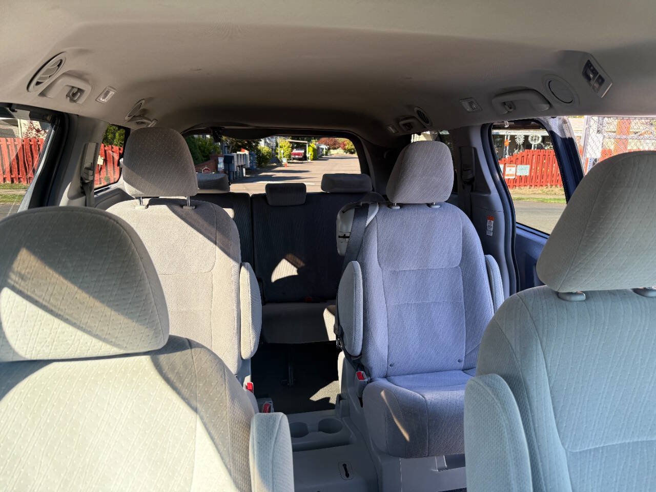 Used 2015 Toyota Sienna LE FWD image 11