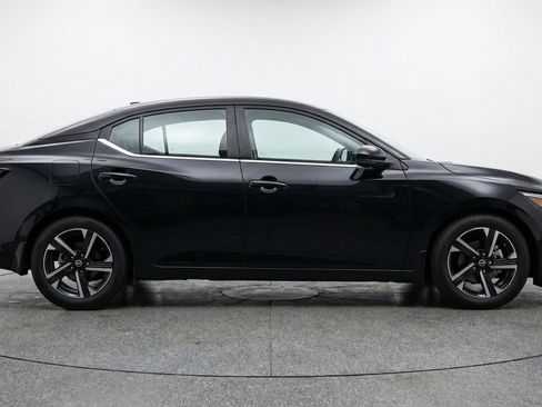 Used 2025 Nissan Sentra SV FWD image 11