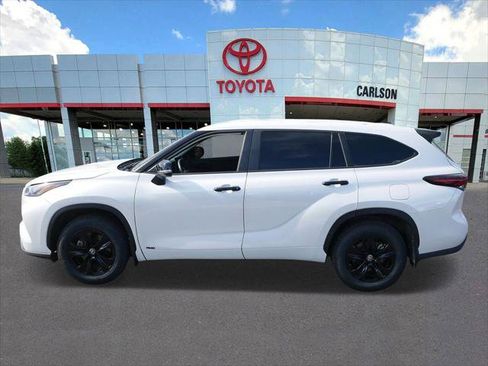 Certified 2024 Toyota Highlander LE AWD/4WD image 7