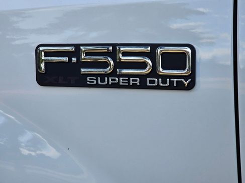 Used 2001 Ford F550 4x4 Regular Cab Super Duty image 10