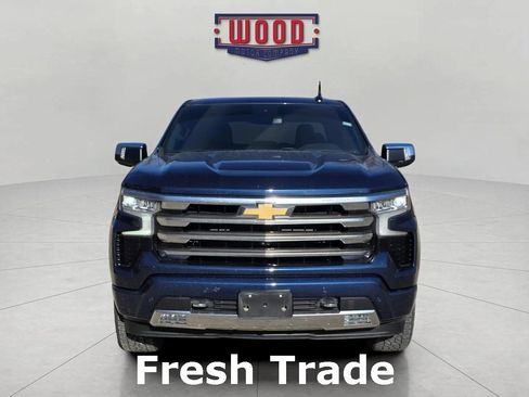 Used 2022 Chevrolet Silverado 1500 High Country w/ Z71 Off-Road Package image 2