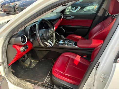 Used 2020 Alfa Romeo Giulia Ti w/ Active Blind Spot Package AWD/4WD image 8