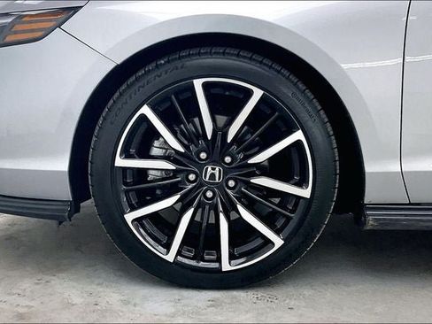 Used 2024 Honda Accord Touring image 10
