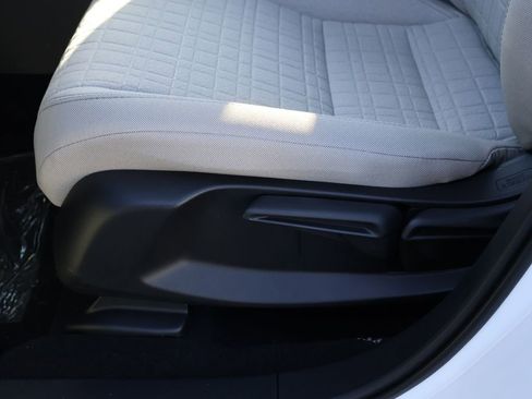 New 2026 Honda HR-V LX image 24