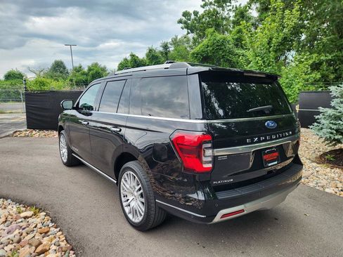 Used 2024 Ford Expedition Platinum image 3