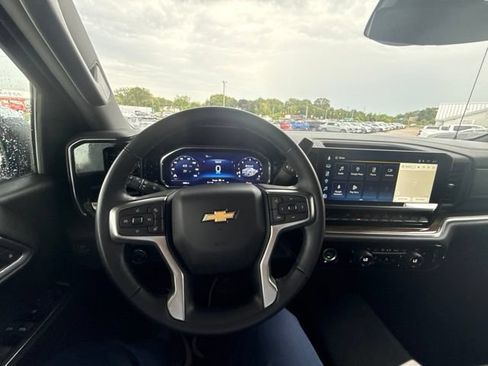 Used 2023 Chevrolet Silverado 1500 LT AWD/4WD image 21