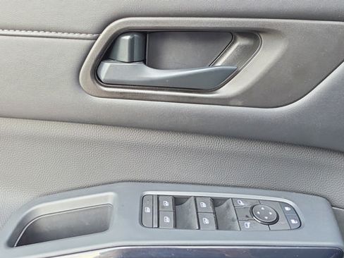 Certified 2026 Nissan Pathfinder SV AWD/4WD image 35