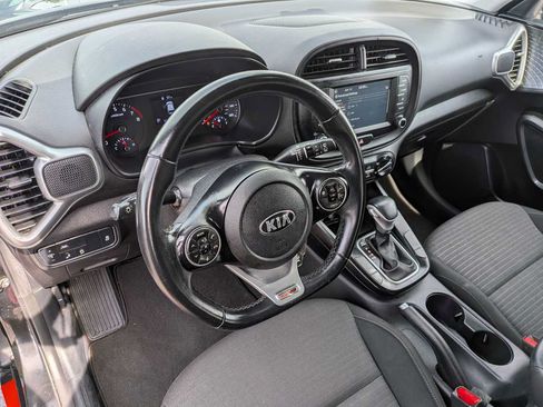 Used 2021 Kia Soul GT-Line FWD image 12