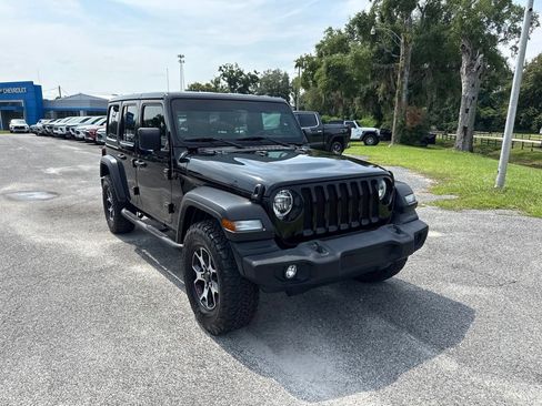 Used 2022 Jeep Wrangler Unlimited Sport AWD/4WD image 2