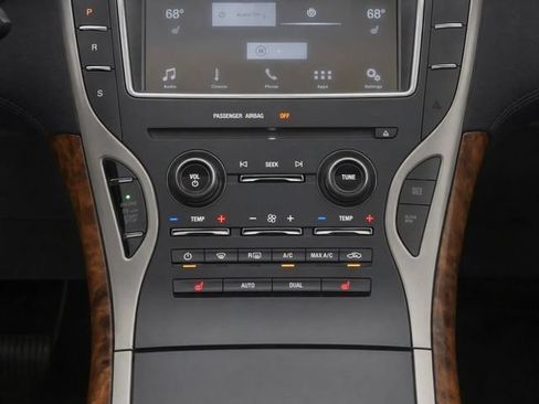 Used 2016 Lincoln MKX Select FWD image 10