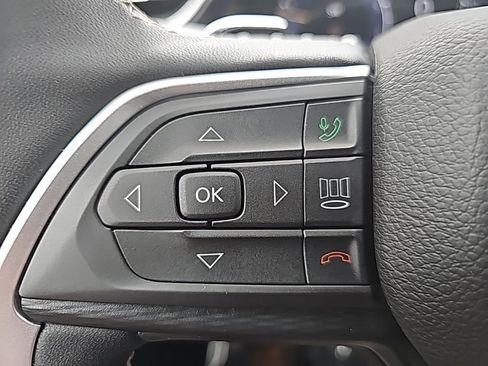 Used 2025 Jeep Grand Cherokee Laredo w/ Luxury Tech Group I image 29