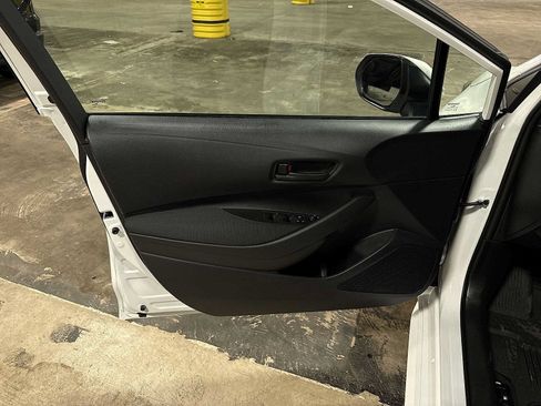 Used 2025 Toyota Corolla LE FWD image 28