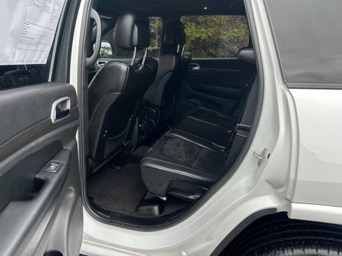 Used 2017 Jeep Grand Cherokee Altitude image 33