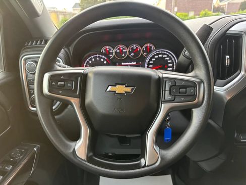 Used 2021 Chevrolet Silverado 1500 LT AWD/4WD image 14
