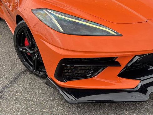 Used 2022 Chevrolet Corvette Stingray Preferred Cpe w/ Z51 Performance Package RWD image 2
