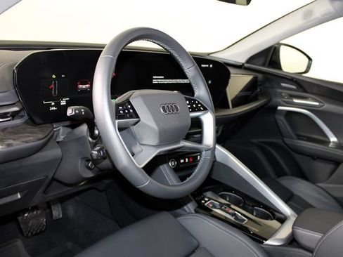 Used 2025 Audi Q5 Prestige AWD/4WD image 4