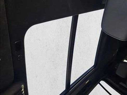 Used 2024 GMC Yukon XL Denali image 16