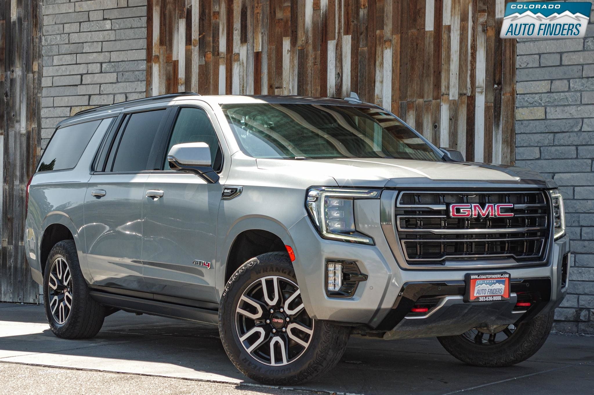 Used 2023 GMC Yukon XL AT4 w/ AT4 Premium Plus Package AWD/4WD image 9