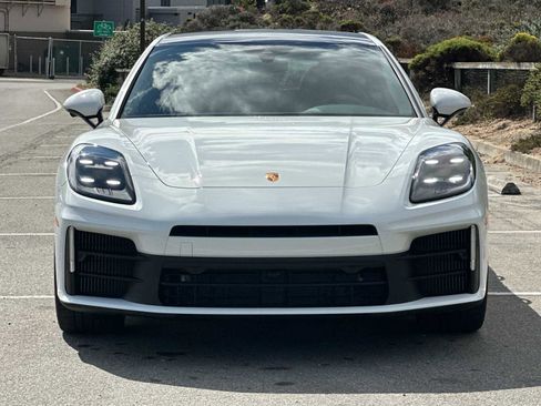 Certified 2025 Porsche Panamera image 9