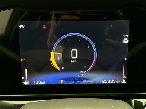 Used 2025 Chevrolet Trax RS w/ Driver Confidence Package image 9