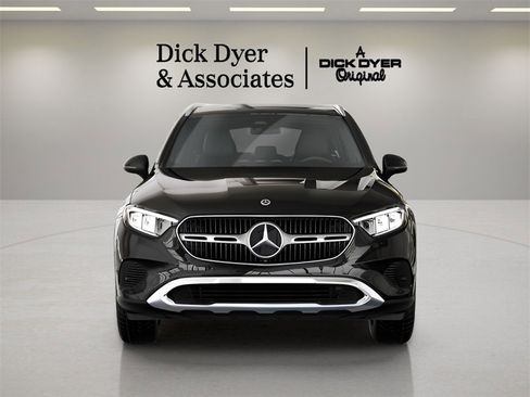 Used 2025 Mercedes-Benz GLC 300 image 33