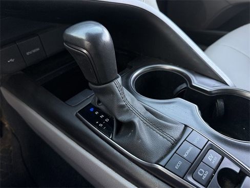 Used 2023 Toyota Camry SE image 19